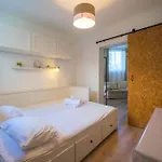 Appartement Cote Sable Ambiance Bord De Dans Le Centre Antibes