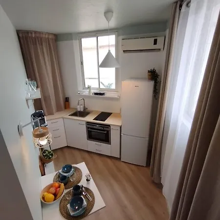 Cote Sable Ambiance Bord De Dans Le Centre Daire Juan-les-Pins